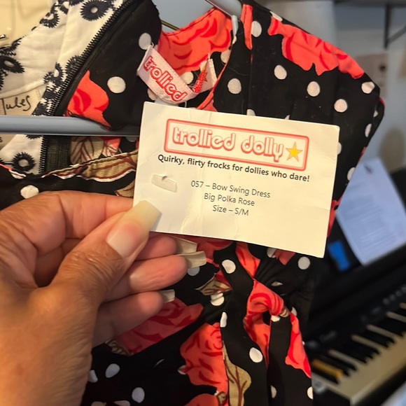 Cotton, colorful, elasticized waist, zippered back - Picture 1 of 4